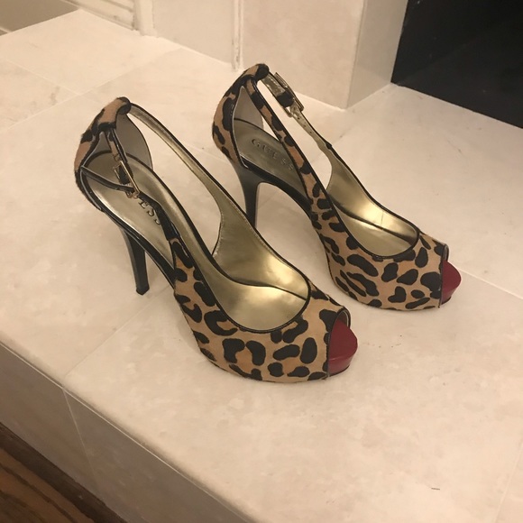 Guess multi colored leopard peep toe heels. - Picture 3 of 4